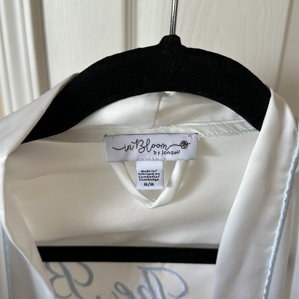 Silky Bridal Robe - Picture 3 of 4